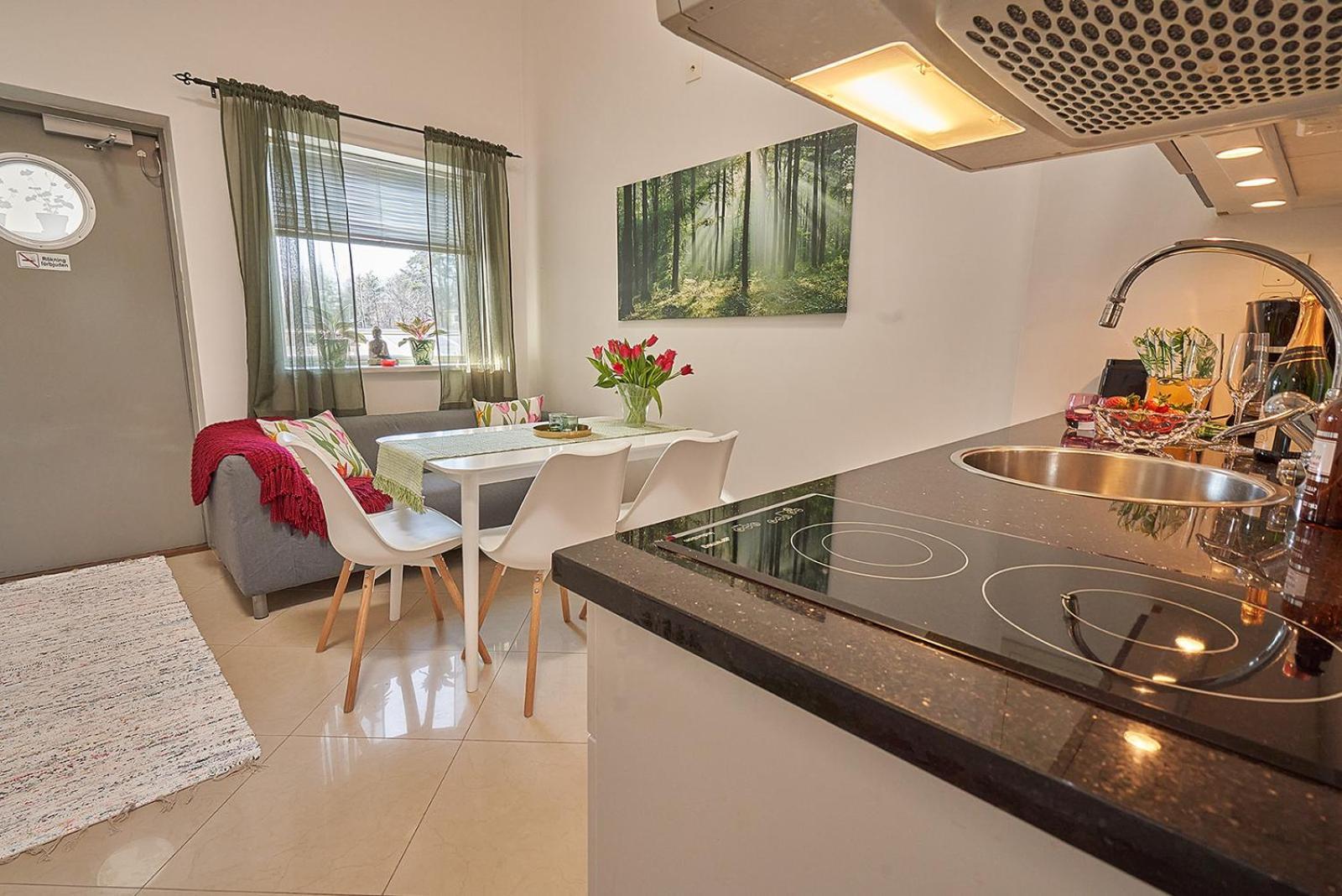 Staylong Hotell Täby Екстериор снимка